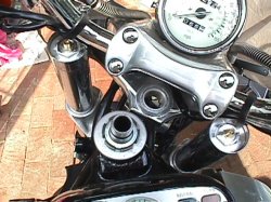 Description : http://maxijoe.free.fr/Furbur/Handlebars_and_clamp_removed.jpg